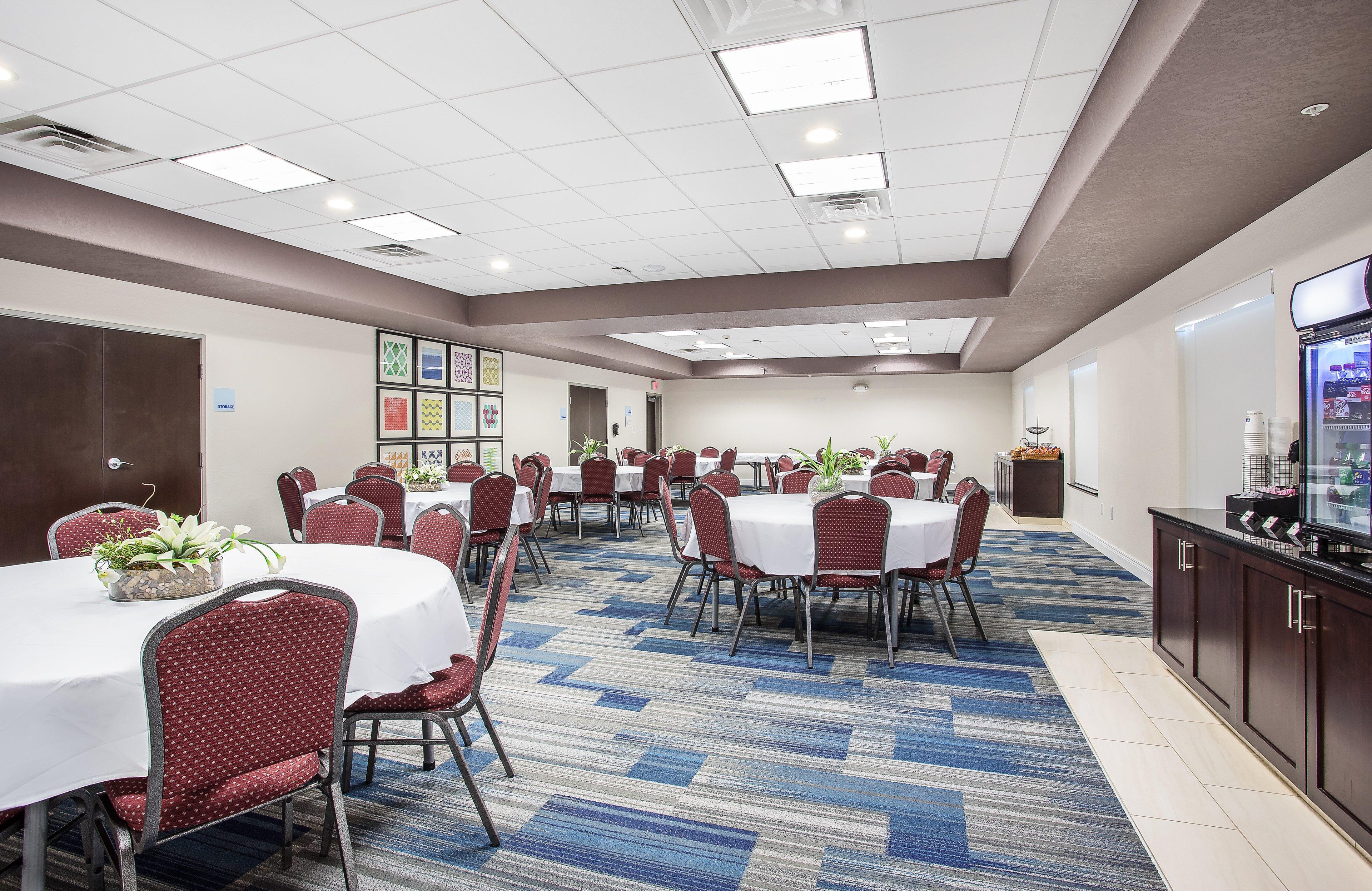 Holiday Inn Express Hotel & Suites Glasgow By Ihg Buitenkant foto