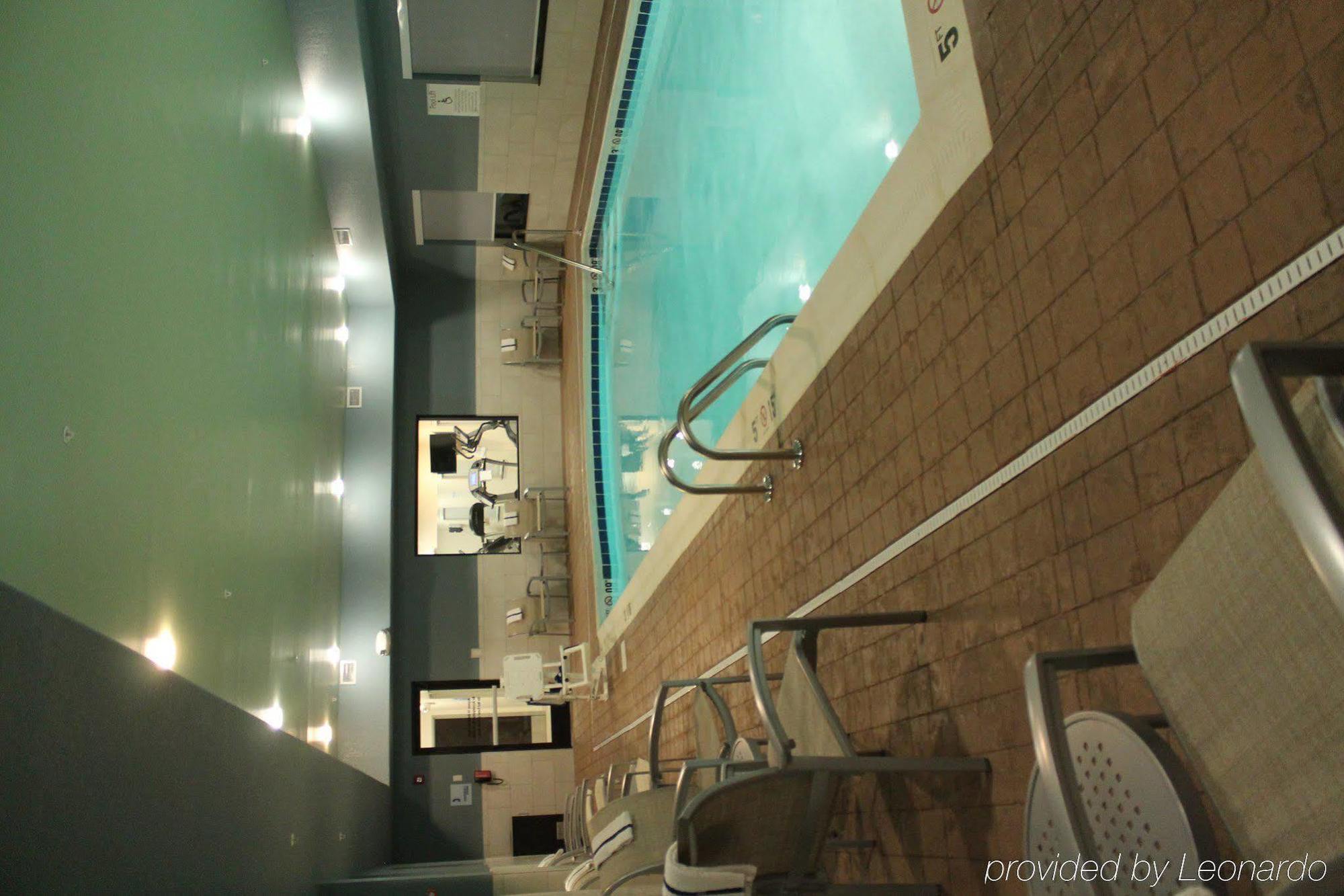 Holiday Inn Express Hotel & Suites Glasgow By Ihg Buitenkant foto