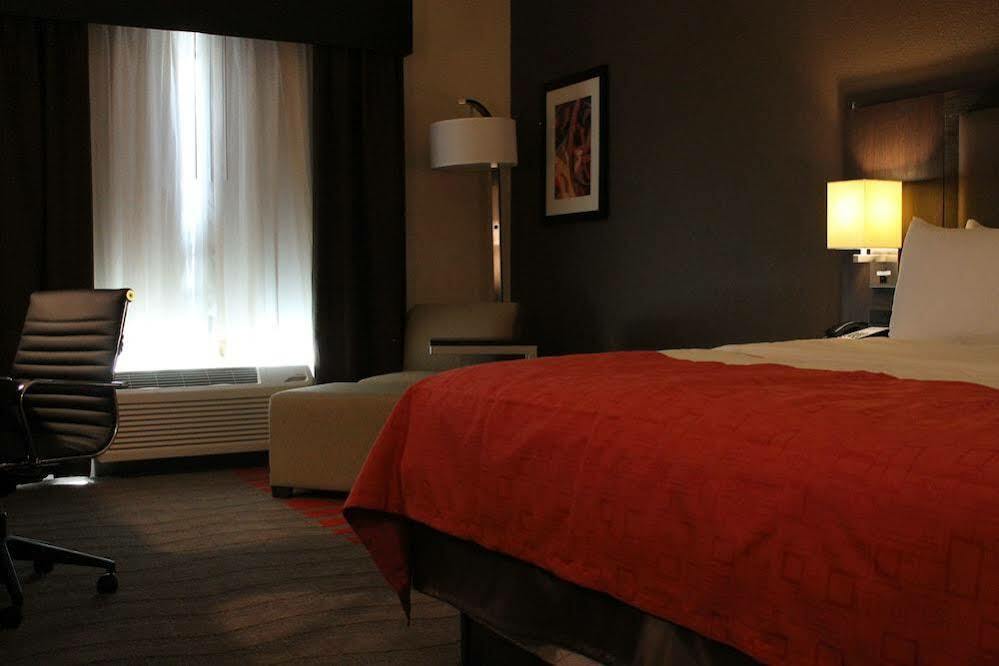 Holiday Inn Express Hotel & Suites Glasgow By Ihg Buitenkant foto