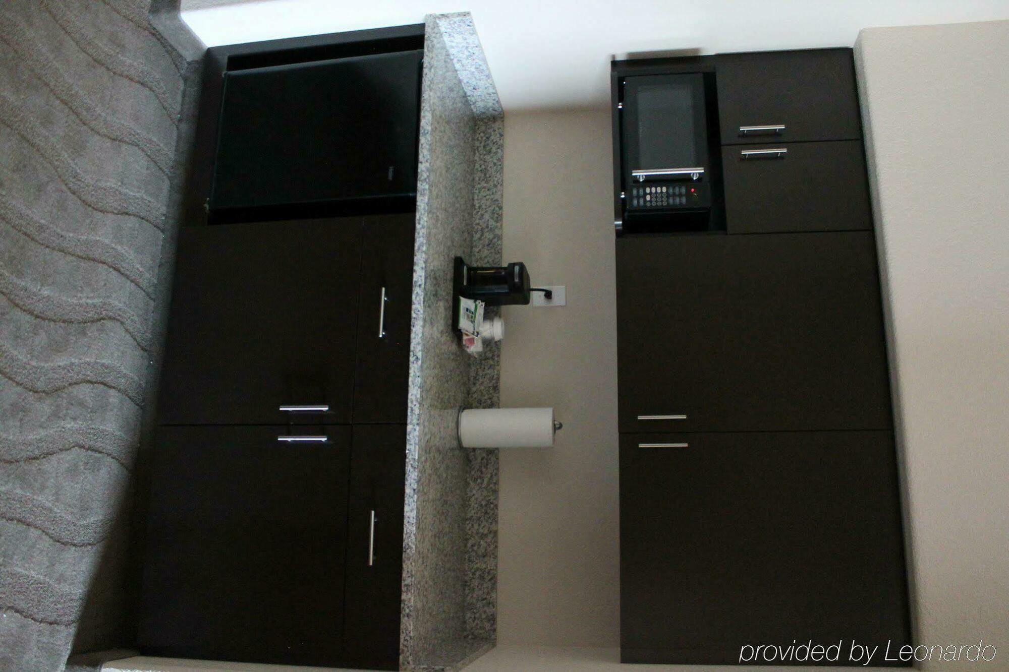 Holiday Inn Express Hotel & Suites Glasgow By Ihg Buitenkant foto