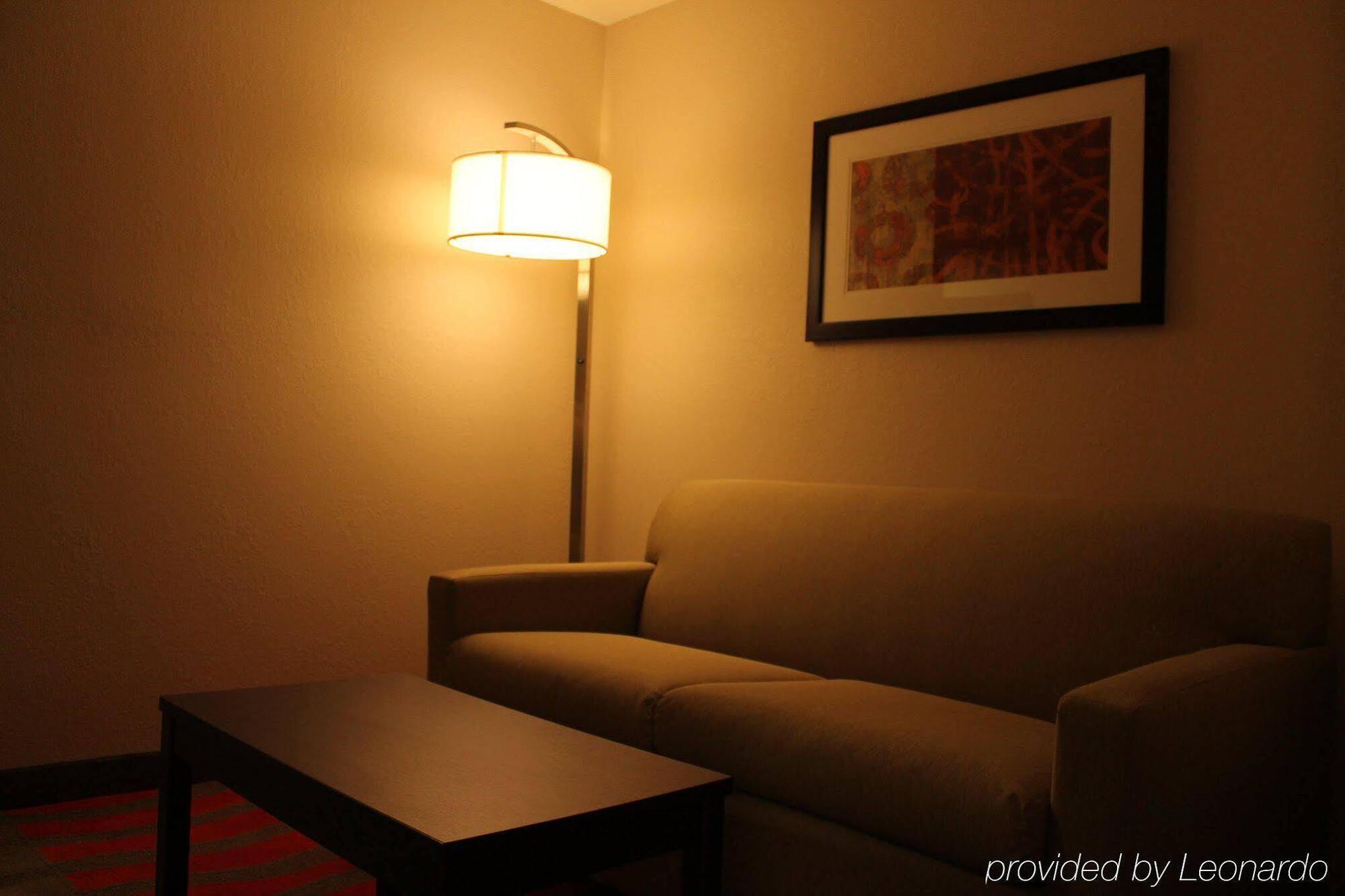 Holiday Inn Express Hotel & Suites Glasgow By Ihg Buitenkant foto